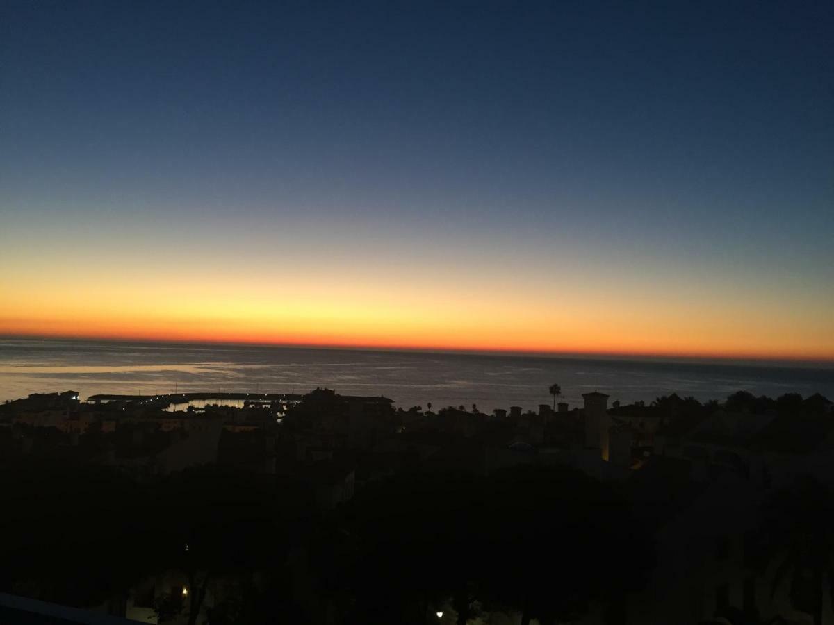 Duquesa Suite And Golf With A Spectacular Sea View 马尼尔瓦 外观 照片